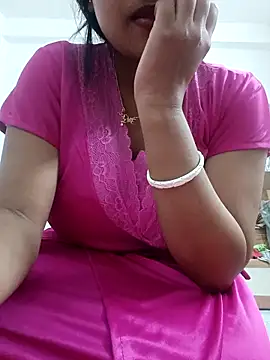 Snapshot of Priya_2222 chatting on December 3, 2025, 6:28 pm Priya 2222 online show from December 3, 2025, 6:28 pm