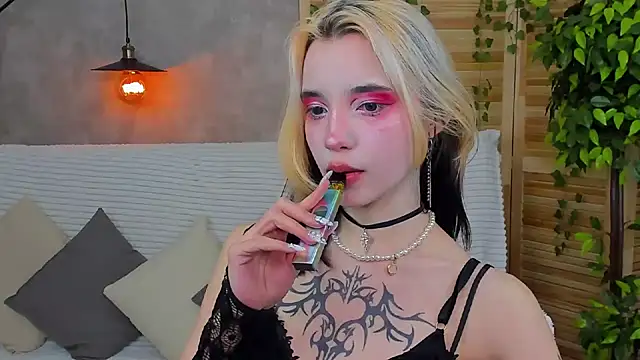 as1an girlfriend online show from January 31, 2025, 7:18 am