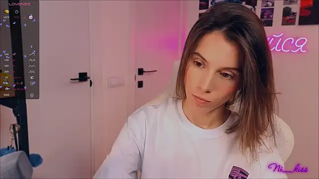  ni kiss online show from September 23, 2025, 6:55 pm