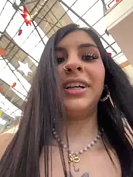 Snapshot of Hilary_pinkk chatting on December 26, 2024, 10:20 pm Hilary pinkk online show from December 26, 2024, 10:20 pm