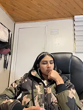 Hilary pinkk online show from October 31, 2025, 2:12 am