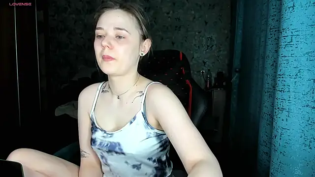 Your small bunny online show from November 24, 2025, 2:00 am