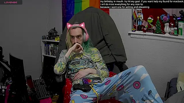 Snapshot of tallnerdyguy chatting on February 3, 2025, 2:47 am tallnerdyguy online show from February 3, 2025, 2:47 am
