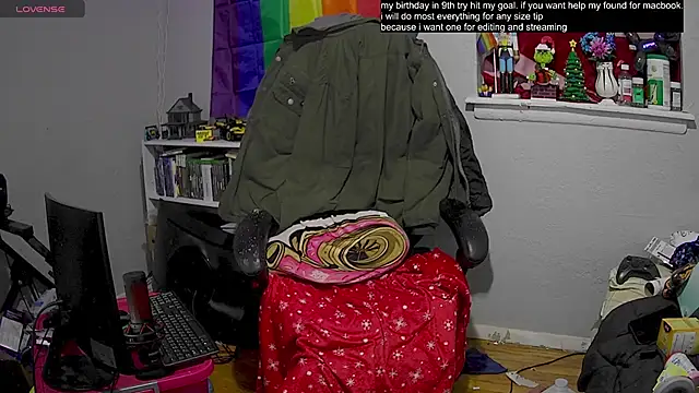 Snapshot of tallnerdyguy chatting on February 12, 2025, 5:26 am tallnerdyguy online show from February 12, 2025, 5:26 am