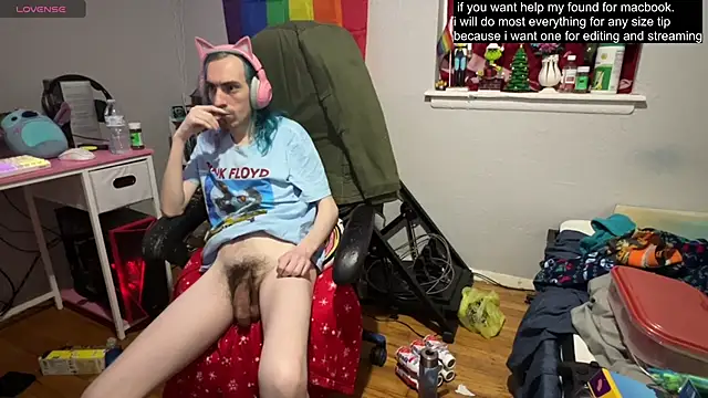 Snapshot of tallnerdyguy chatting on March 15, 2025, 4:35 am tallnerdyguy online show from March 15, 2025, 4:35 am