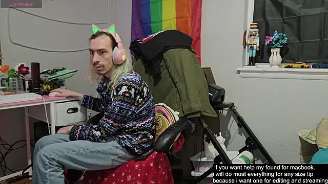 Snapshot of tallnerdyguy chatting on October 21, 2025, 1:06 am tallnerdyguy online show from October 21, 2025, 1:06 am