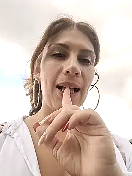 Alysson-- online show from January 16, 2025, 3:56 pm