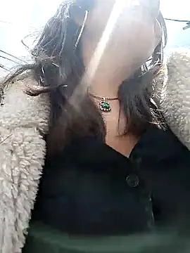 Alysson-- online show from March 21, 2025, 6:07 pm