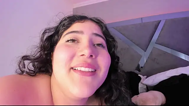 AmberiniHoffman online show from February 20, 2025, 6:13 pm