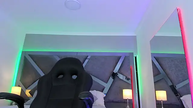 AmberiniHoffman online show from March 7, 2025, 11:40 am