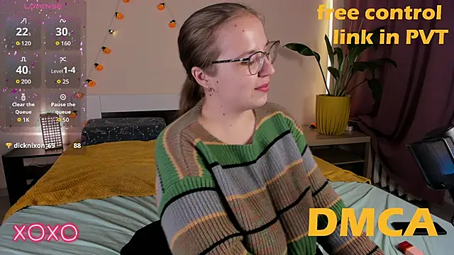 Snapshot of Your_Penny_ chatting on October 15, 2025, 7:47 pm Your Penny online show from October 15, 2025, 7:47 pm