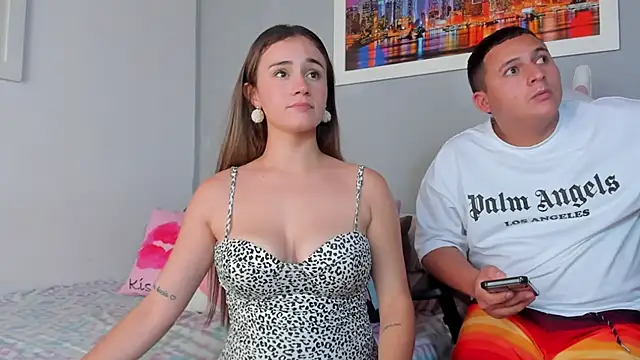 naughtyloverss online show from December 6, 2024, 6:06 pm