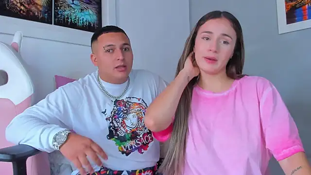 naughtyloverss online show from December 30, 2024, 1:47 pm