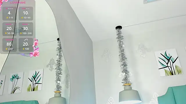 Khenta Michells online show from March 11, 2025, 10:29 am