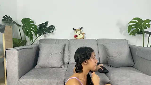 Snapshot of Antonella_and_axel_ chatting on December 8, 2024, 6:54 am Antonella and axel  online show from December 8, 2024, 6:54 am