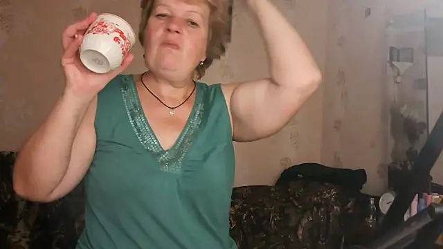 Snapshot of Ettie_Tonia chatting on October 10, 2025, 11:09 am Ettie Tonia online show from October 10, 2025, 11:09 am