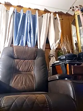 hungverrec online show from September 27, 2025, 7:02 am