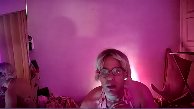 Soraya Sissy  online show from November 30, 2025, 8:57 pm