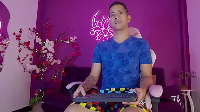 Snapshot of zaid_lion chatting on January 27, 2025, 12:16 pm zaid lion online show from January 27, 2025, 12:16 pm