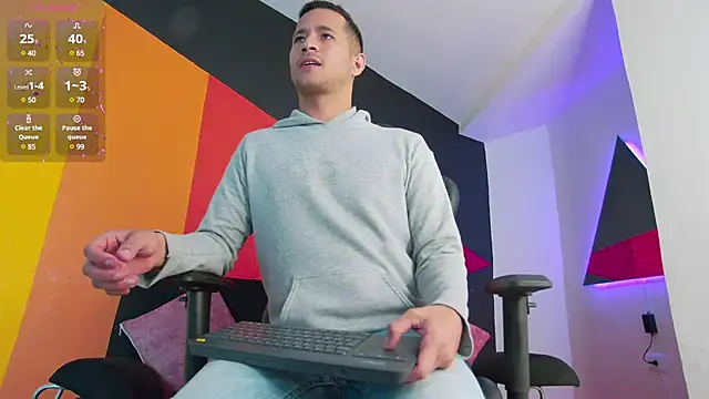 Snapshot of zaid_lion chatting on February 21, 2025, 2:48 pm zaid lion online show from February 21, 2025, 2:48 pm