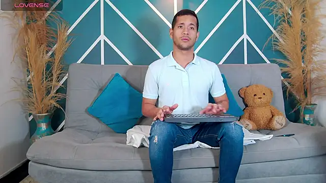 Snapshot of zaid_lion chatting on March 3, 2025, 12:48 pm zaid lion online show from March 3, 2025, 12:48 pm