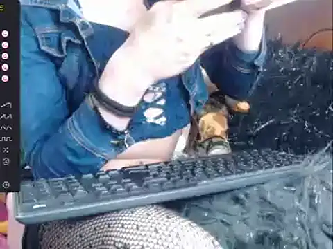 lorenitha 20 online show from January 31, 2025, 10:52 am