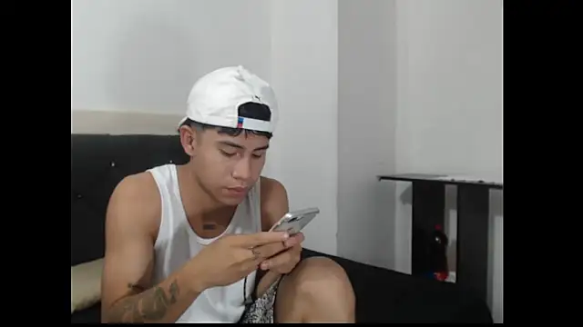 logannth online show from October 19, 2025, 4:46 am