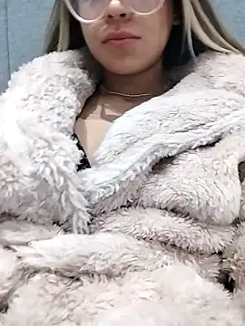 Snapshot of fofinhaa12 chatting on October 7, 2025, 4:04 pm fofinhaa12 online show from October 7, 2025, 4:04 pm