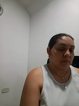 MirandaSoto online show from September 17, 2025, 4:03 am