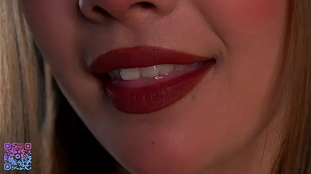 Snapshot of VeronaAppleberry chatting on February 23, 2025, 1:35 am VeronaAppleberry online show from February 23, 2025, 1:35 am