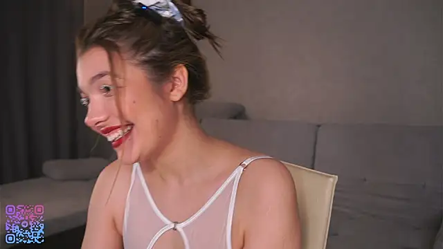 Snapshot of VeronaAppleberry chatting on February 25, 2025, 7:20 am VeronaAppleberry online show from February 25, 2025, 7:20 am