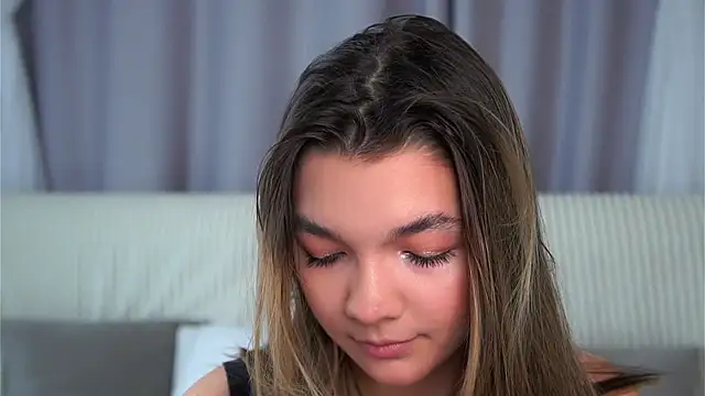 Snapshot of VeronaAppleberry chatting on October 9, 2025, 11:08 am VeronaAppleberry online show from October 9, 2025, 11:08 am