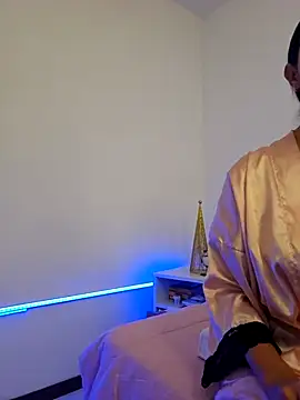 VictoriaEvaans  online show from December 4, 2025, 9:56 pm