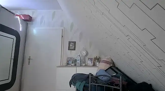 Snapshot of der_alex38 chatting on February 13, 2025, 12:32 pm der alex38 online show from February 13, 2025, 12:32 pm