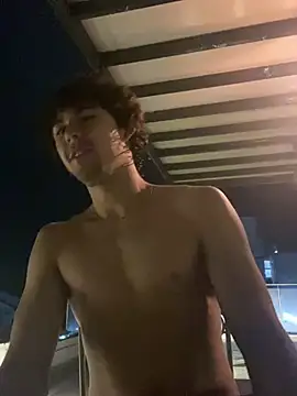 Luca ferrer  online show from March 19, 2025, 7:40 am