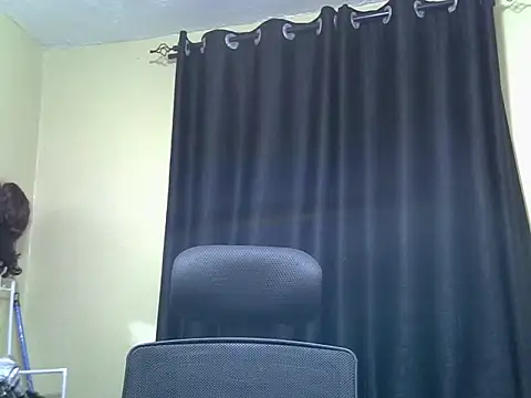 Horny-slut  online show from November 5, 2025, 3:12 pm