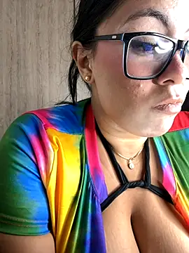 Snapshot of linatarens chatting on October 5, 2025, 2:37 pm linatarens online show from October 5, 2025, 2:37 pm