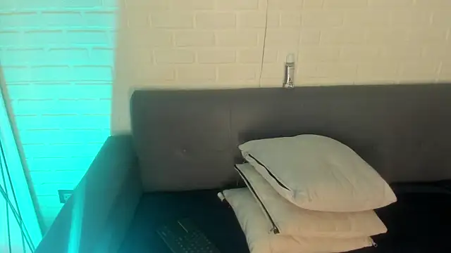 Snapshot of karina_gomez_18 chatting on September 15, 2025, 11:21 am karina gomez 18 online show from September 15, 2025, 11:21 am