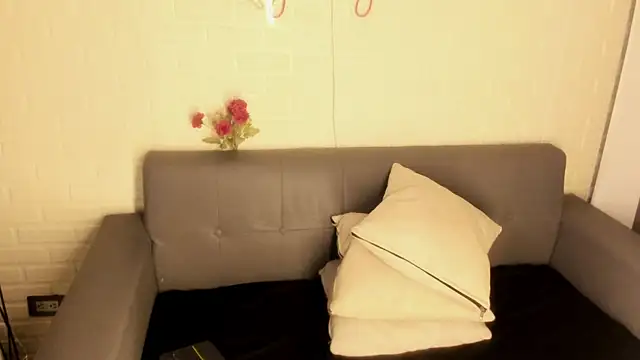 Snapshot of karina_gomez_18 chatting on November 5, 2025, 11:32 am karina gomez 18 online show from November 5, 2025, 11:32 am