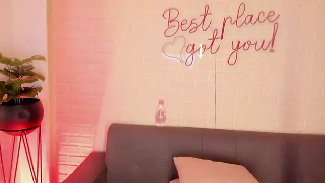 Snapshot of karina_gomez_18 chatting on November 30, 2025, 11:25 am karina gomez 18 online show from November 30, 2025, 11:25 am