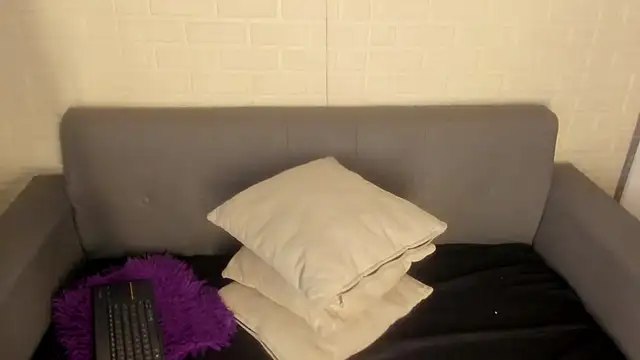 Snapshot of karina_gomez_18 chatting on December 14, 2025, 12:32 pm karina gomez 18 online show from December 14, 2025, 12:32 pm