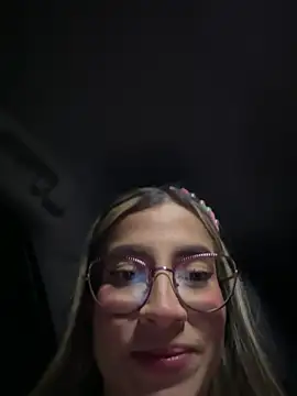 Issabela G1 online show from December 5, 2024, 1:25 am