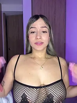 Issabela G1 online show from February 23, 2025, 3:35 am