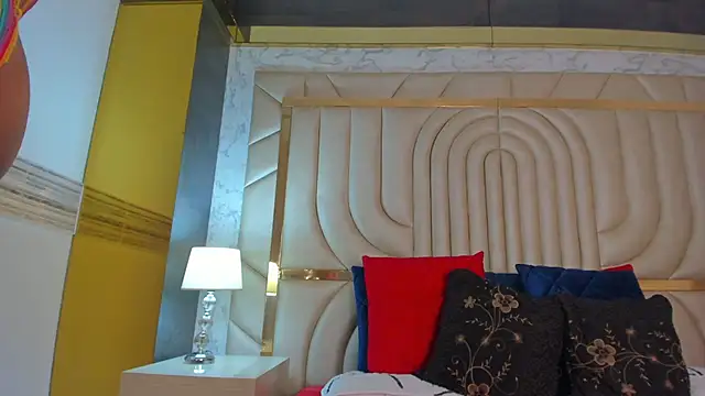 Snapshot of Bylie_Hills chatting on January 24, 2025, 4:48 am Bylie Hills online show from January 24, 2025, 4:48 am