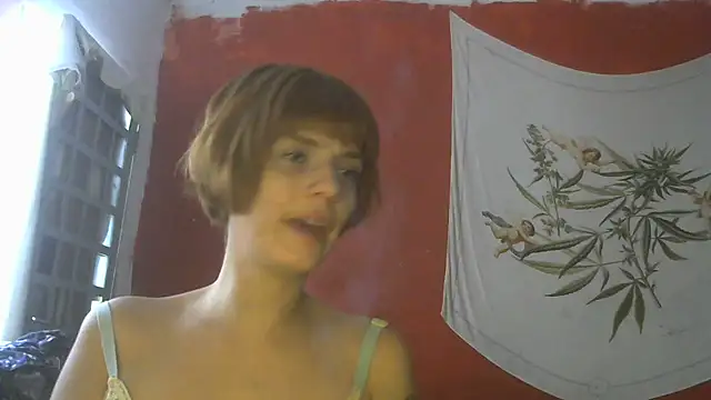 spacegirlll online show from March 15, 2025, 4:43 pm