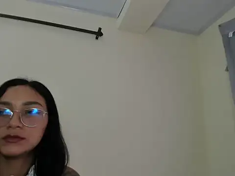 ASIAM BRUNET online show from November 1, 2025, 4:20 pm