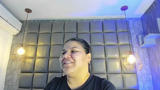 Snapshot of mile_uribe chatting on September 21, 2025, 3:30 am mile uribe online show from September 21, 2025, 3:30 am