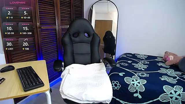 Snapshot of karoll_marquez chatting on February 8, 2025, 1:00 am karoll marquez online show from February 8, 2025, 1:00 am