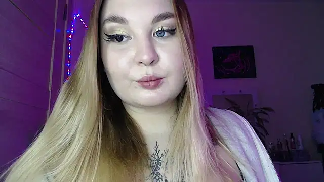 Greeenfriends6969 online show from February 8, 2025, 6:12 pm