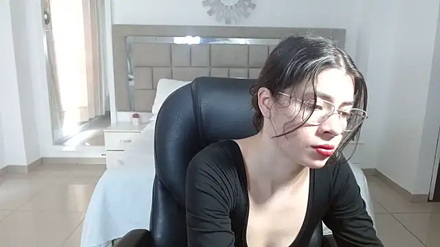 Snapshot of zoecruzz chatting on November 12, 2025, 2:50 pm zoecruzz online show from November 12, 2025, 2:50 pm